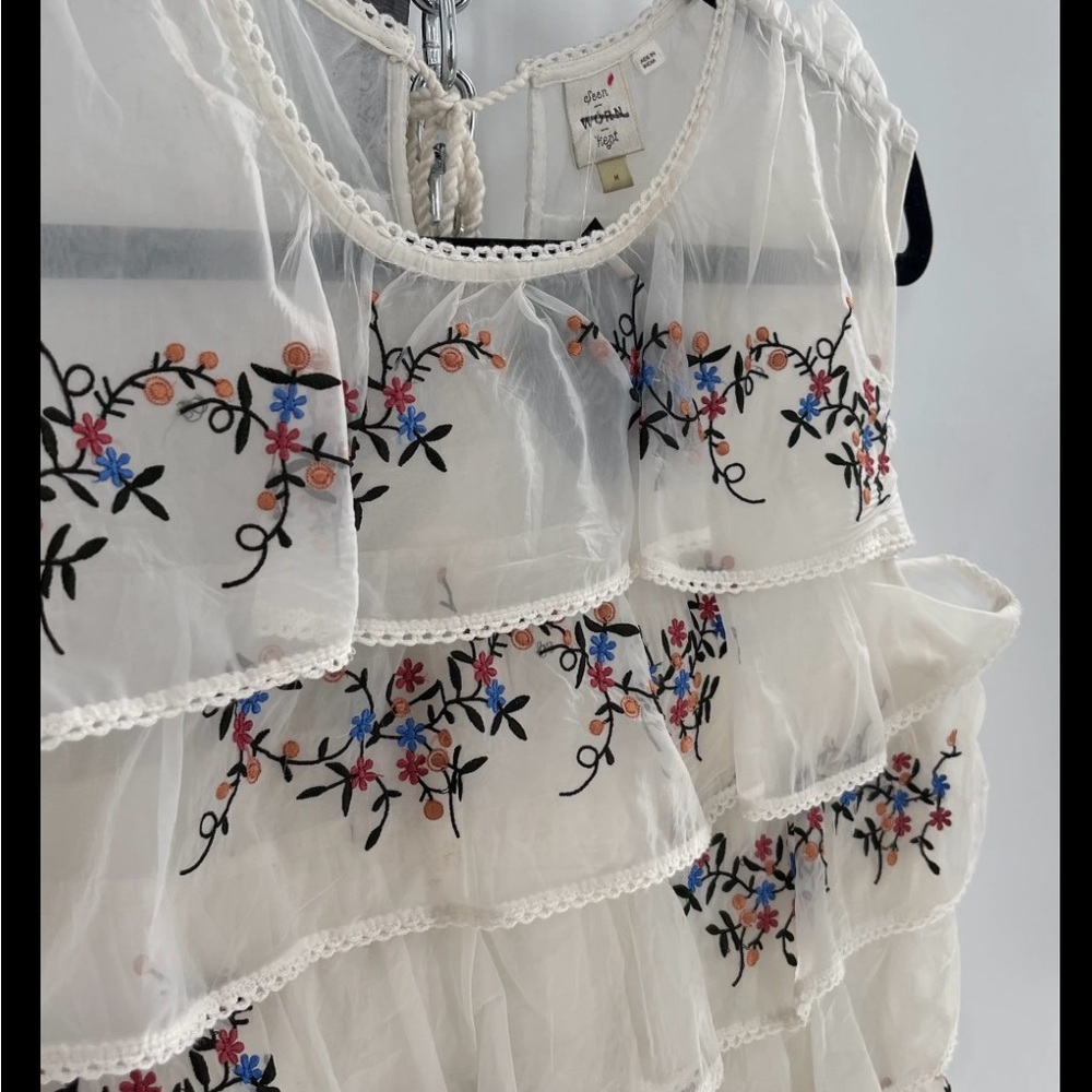 Anthropologie White Floral Embroidered Blouse